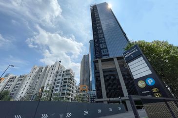 Plaza Conlay, Jalan Conlay