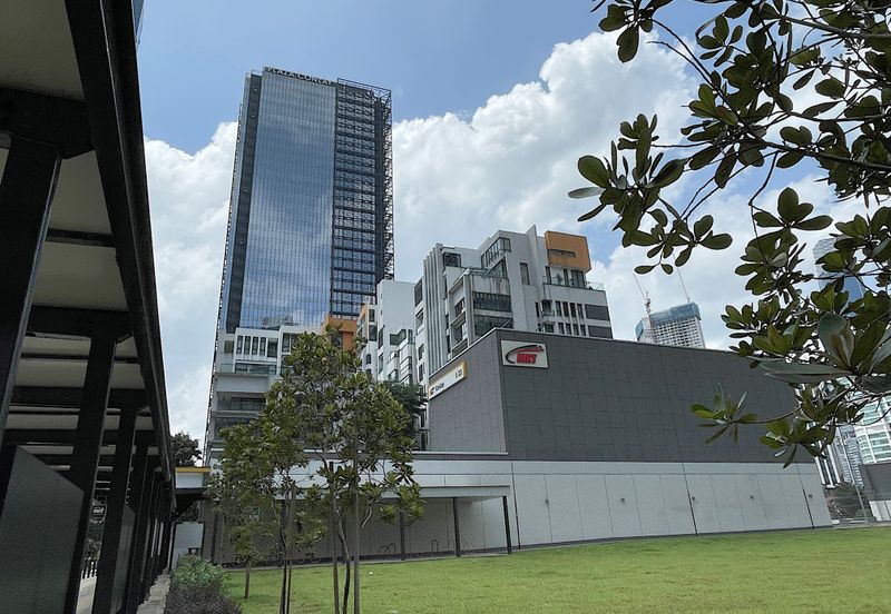 Plaza Conlay, Jalan Conlay