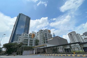 Plaza Conlay, Jalan Conlay