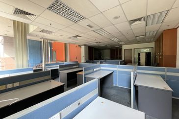 Menara Raja Laut (Menara Eon Bank)