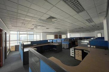 Menara Raja Laut (Menara Eon Bank)