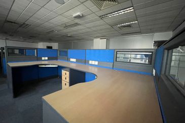 Menara Raja Laut (Menara Eon Bank)