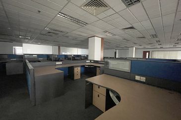 Menara Raja Laut (Menara Eon Bank)