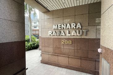 Menara Raja Laut (Menara Eon Bank)