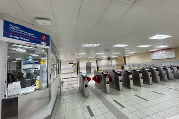 Menara Raja Laut (Menara Eon Bank)