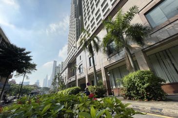 Menara Raja Laut (Menara Eon Bank)