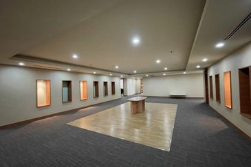 Menara Raja Laut (Menara Eon Bank)