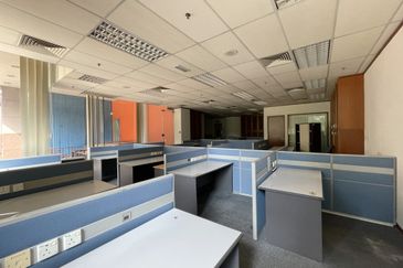 Menara Raja Laut (Menara Eon Bank)