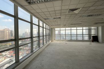 Menara Raja Laut (Menara Eon Bank)