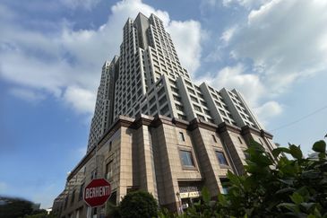 Menara Raja Laut (Menara Eon Bank)