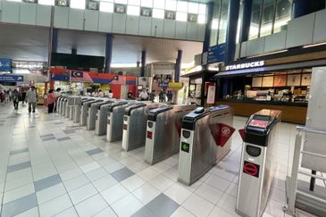 Menara Raja Laut (Menara Eon Bank)