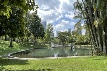 Menara HLX (formerly Menara HLA)