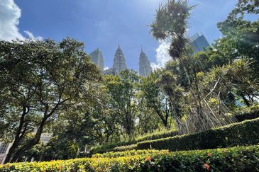 Menara HLX (formerly Menara HLA)