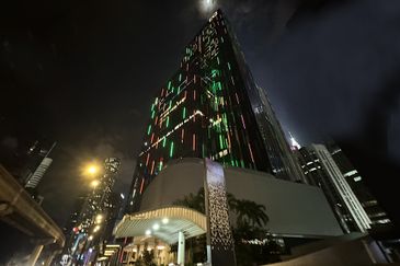 Equatorial Plaza