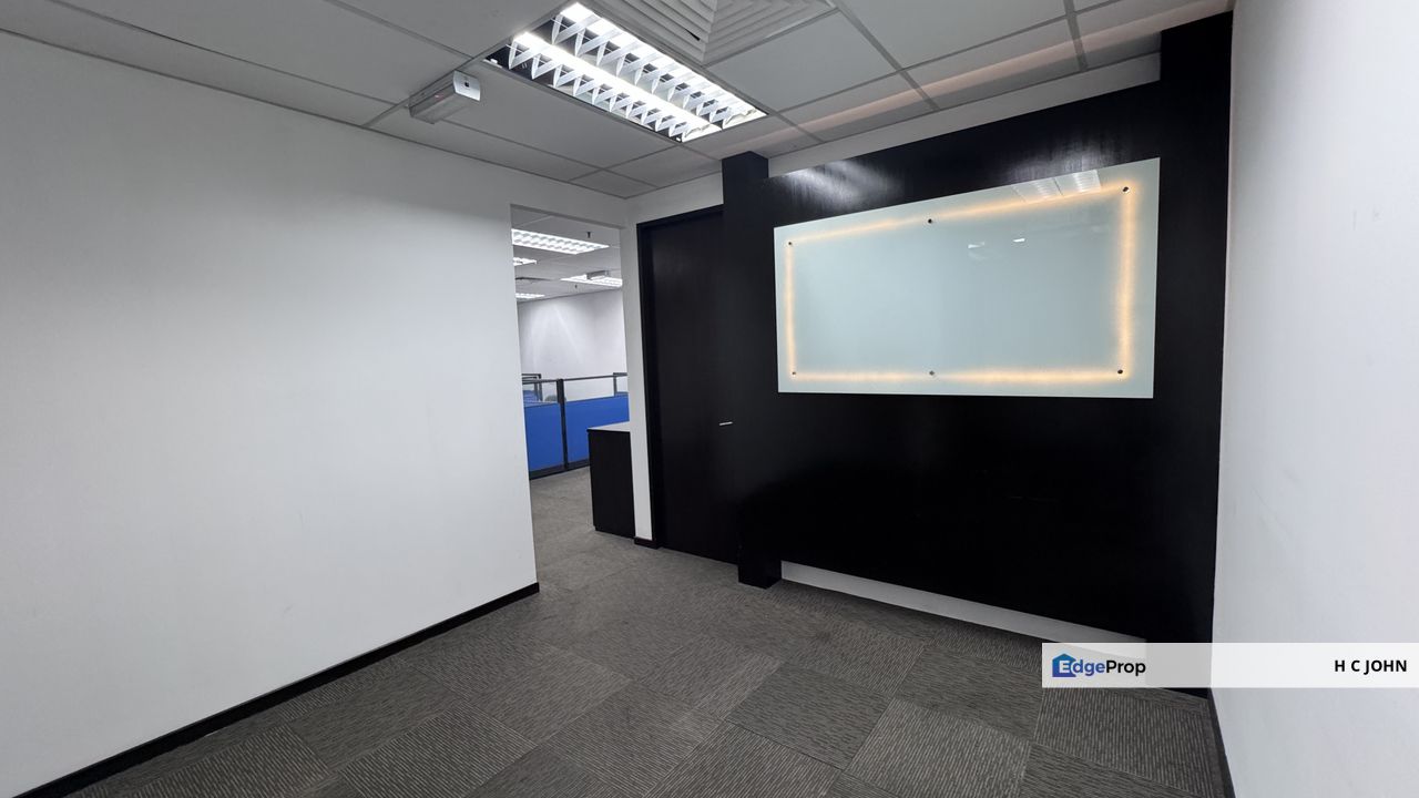 OSK KLCC Fitted and Furnished Offices within brief walking distance to major Train station, Kuala Lumpur, KLCC