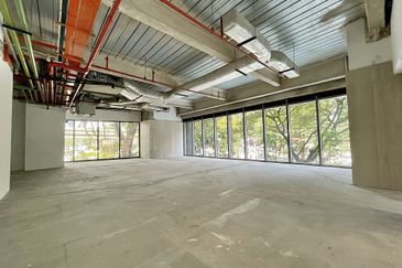 Menara AIA Sentral (formerly Menara Standard Chartered)