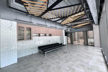 Menara AIA Sentral (formerly Menara Standard Chartered)