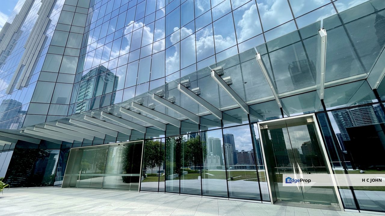 Menara Permata Sapura KLCC MSC Offices min midst of green KLCC Park close to Transit Links, Kuala Lumpur, KLCC