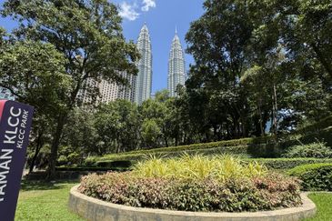 Menara HLX (formerly Menara HLA)