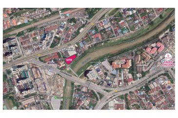 Freehold Luxury Condo 2min To KTM Petaling OKR