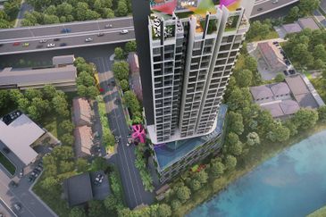 Freehold Luxury Condo 2min To KTM Petaling OKR