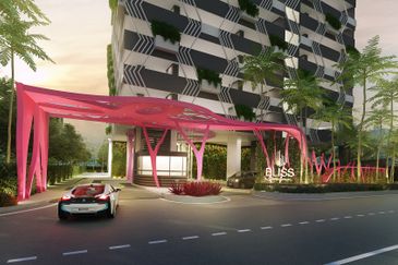 Freehold Luxury Condo 2min To Ktm Petaling OKR