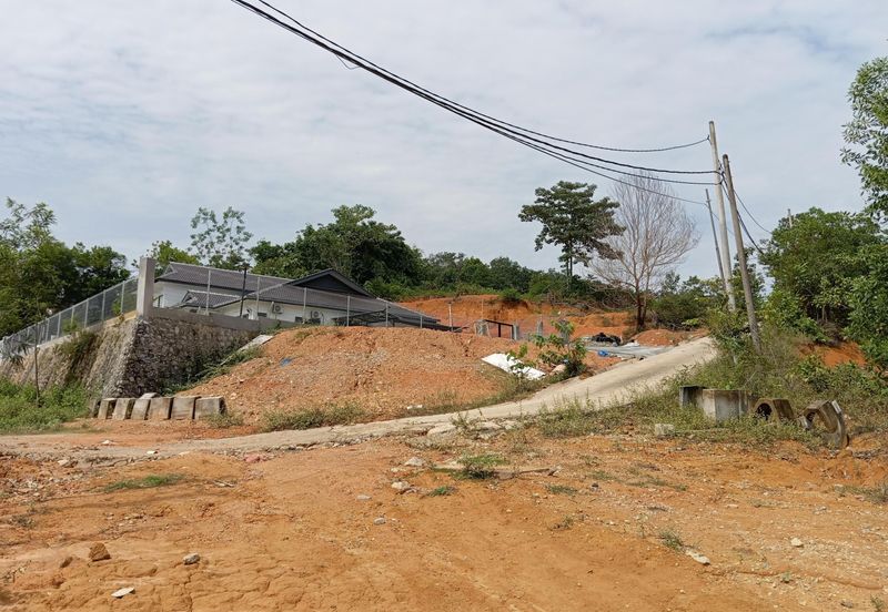 [5 MINIT BUKIT UNGGUL GOLF RESORT] Tanah Lot Banglo Kg Sungai Buah Dengkil