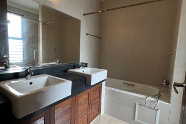 2.5 Storey Renovated Super Link for Sale