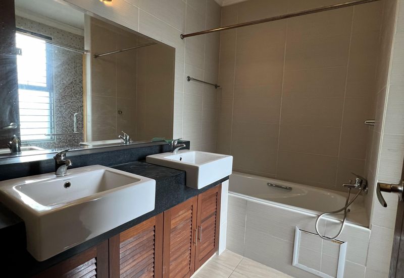 2.5 Storey Renovated Super Link for Sale