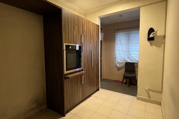 2.5 Storey Renovated Super Link for Sale