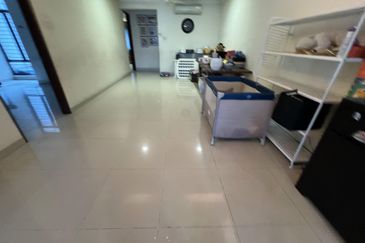 2.5 Storey Renovated Super Link for Sale