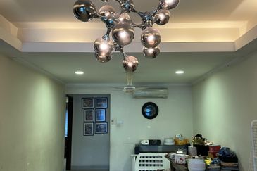 2.5 Storey Renovated Super Link for Sale