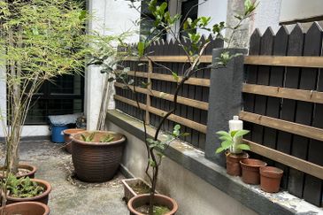 2.5 Storey Renovated Super Link for Sale