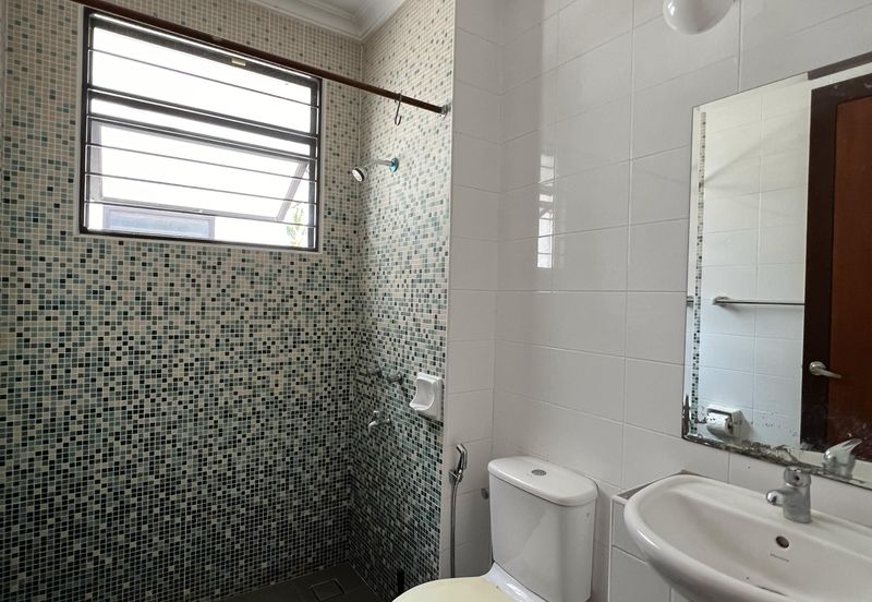 2.5 Storey Renovated Super Link for Sale