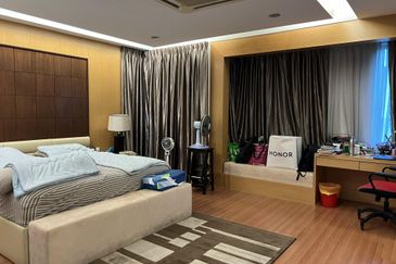 3 Storey Renovated Bungalow for Sale