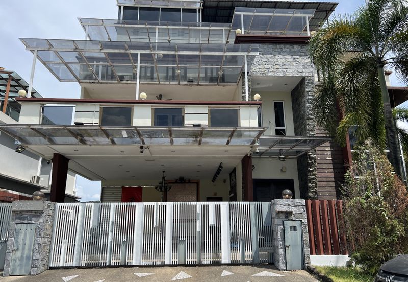 Subang Heights REnovated Bungalow For Sale
