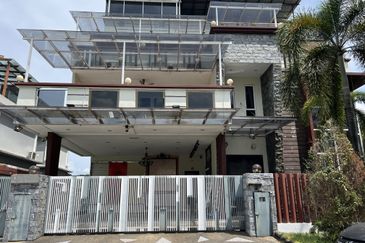 Subang Heights REnovated Bungalow For Sale
