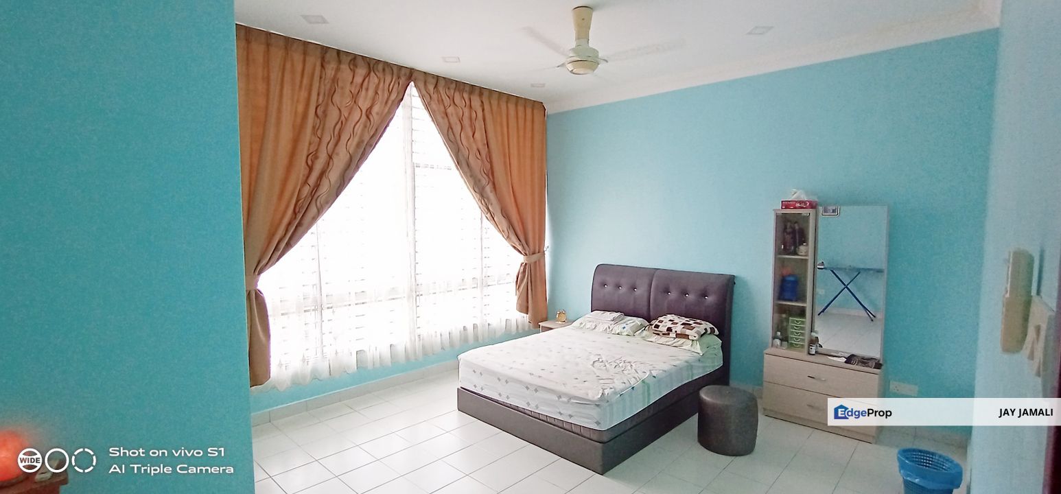 NEARBY LAKE and AMENITIES UNIT IN PUCHONG, Selangor, Puchong