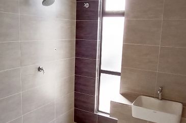 Monet Lily @ Sunsuria City