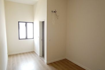 Monet Lily @ Sunsuria City