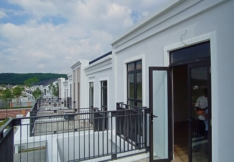 Monet Lily @ Sunsuria City