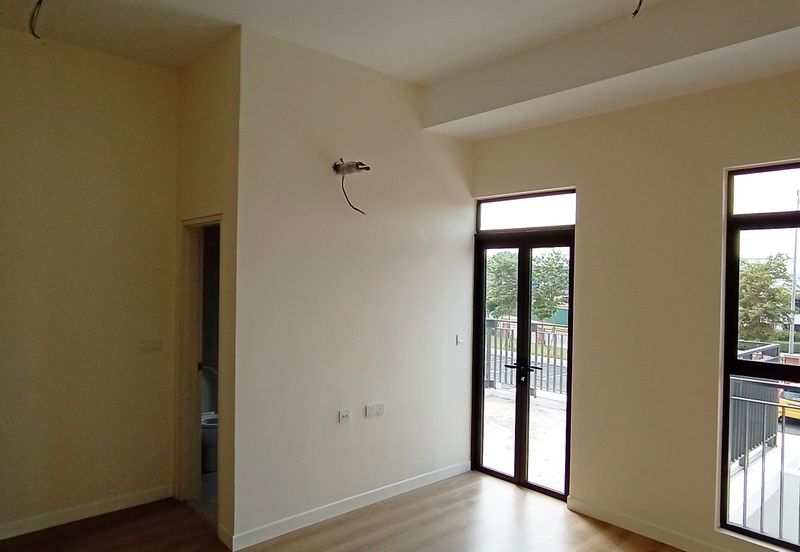 Monet Lily @ Sunsuria City