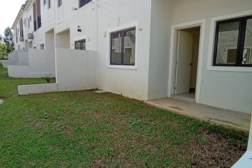 Monet Lily @ Sunsuria City