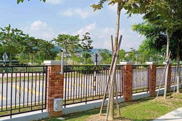 Monet Lily @ Sunsuria City