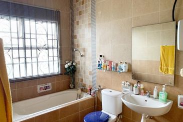 [CORNER UNIT][EXTRA LAND]Taman Tasik Prima Puchong