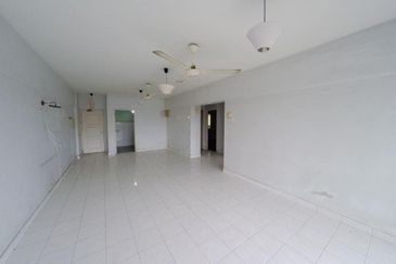 Anjung Hijau (Greenfield Apartment)