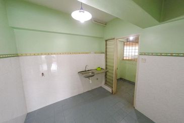 Anjung Hijau (Greenfield Apartment)