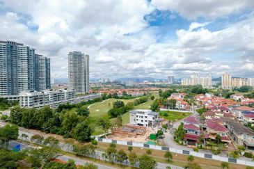 Anjung Hijau (Greenfield Apartment)