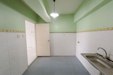 Anjung Hijau (Greenfield Apartment)