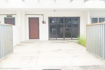 [PRIVACY][BIG BUILT UP] Double Storey Terrace